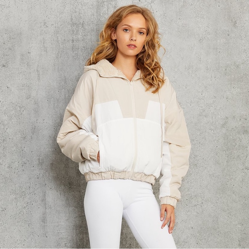 Alo Yoga Duality Sherpa Jacket XS Reversible Iconic Alo Jacket White/Bone - Picture 10 of 12